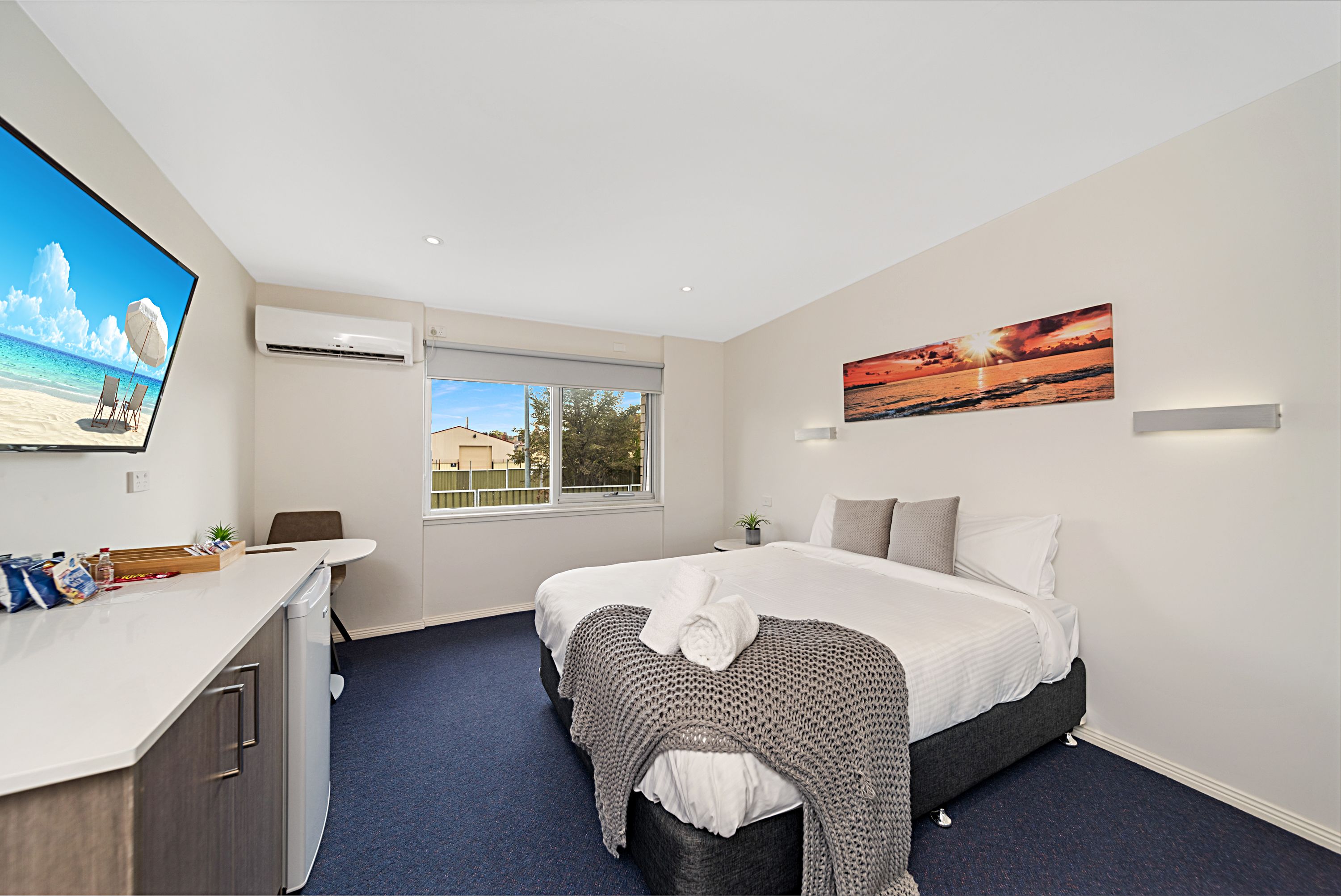 Carlton Suites