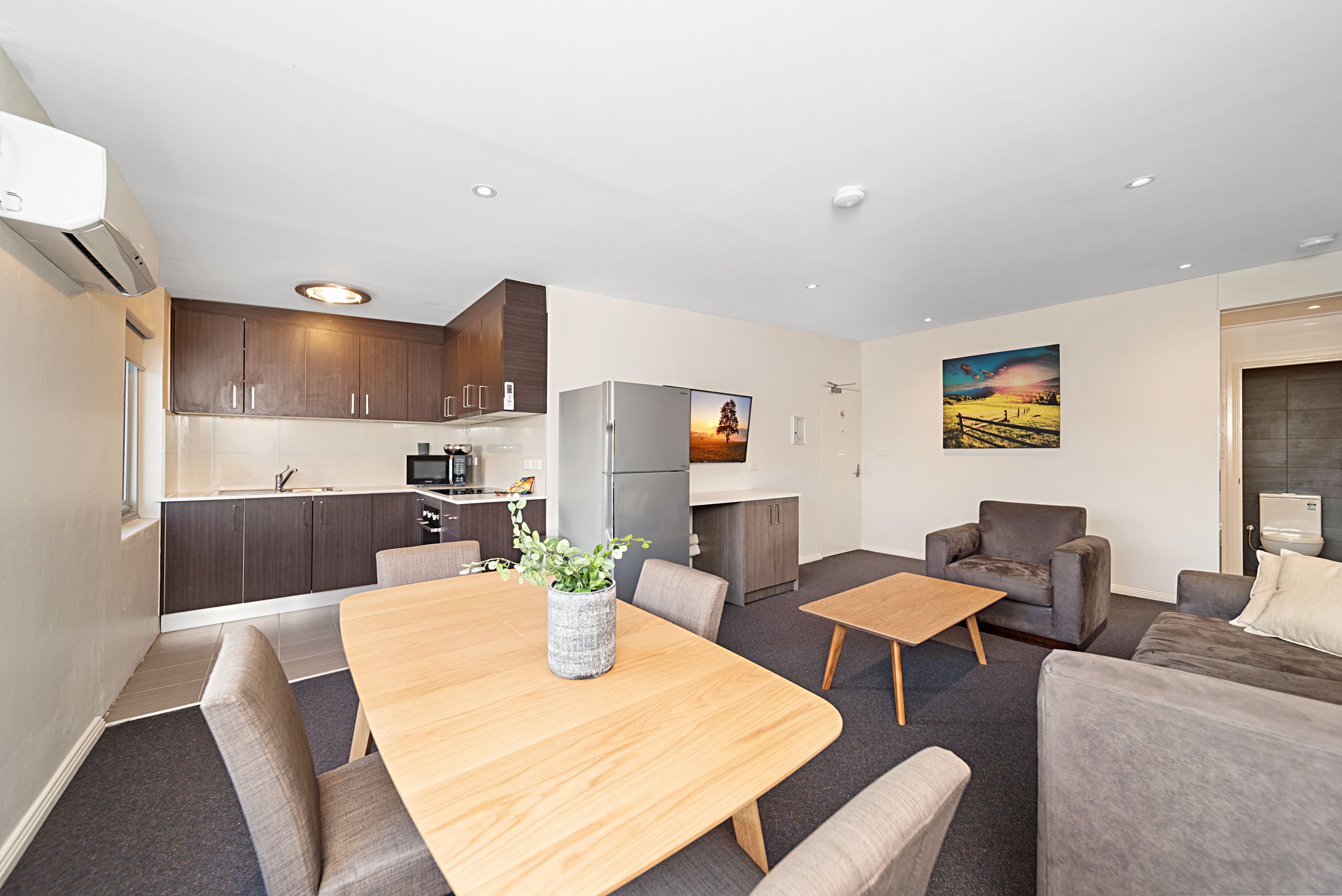 Carlton Suites