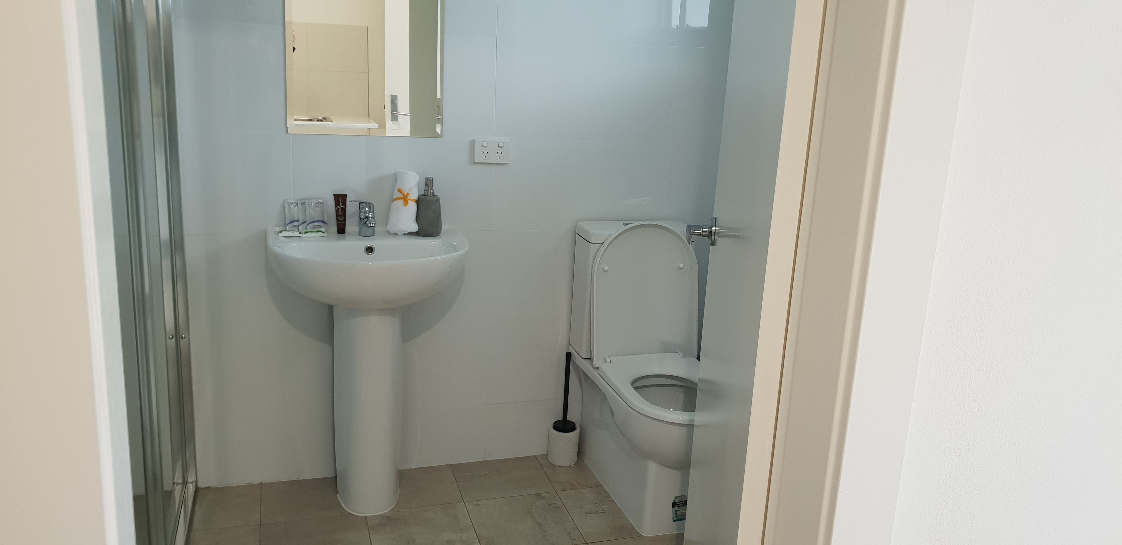 Carlton Suites