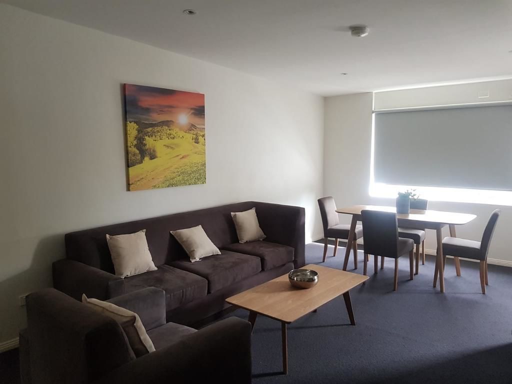 Carlton Suites