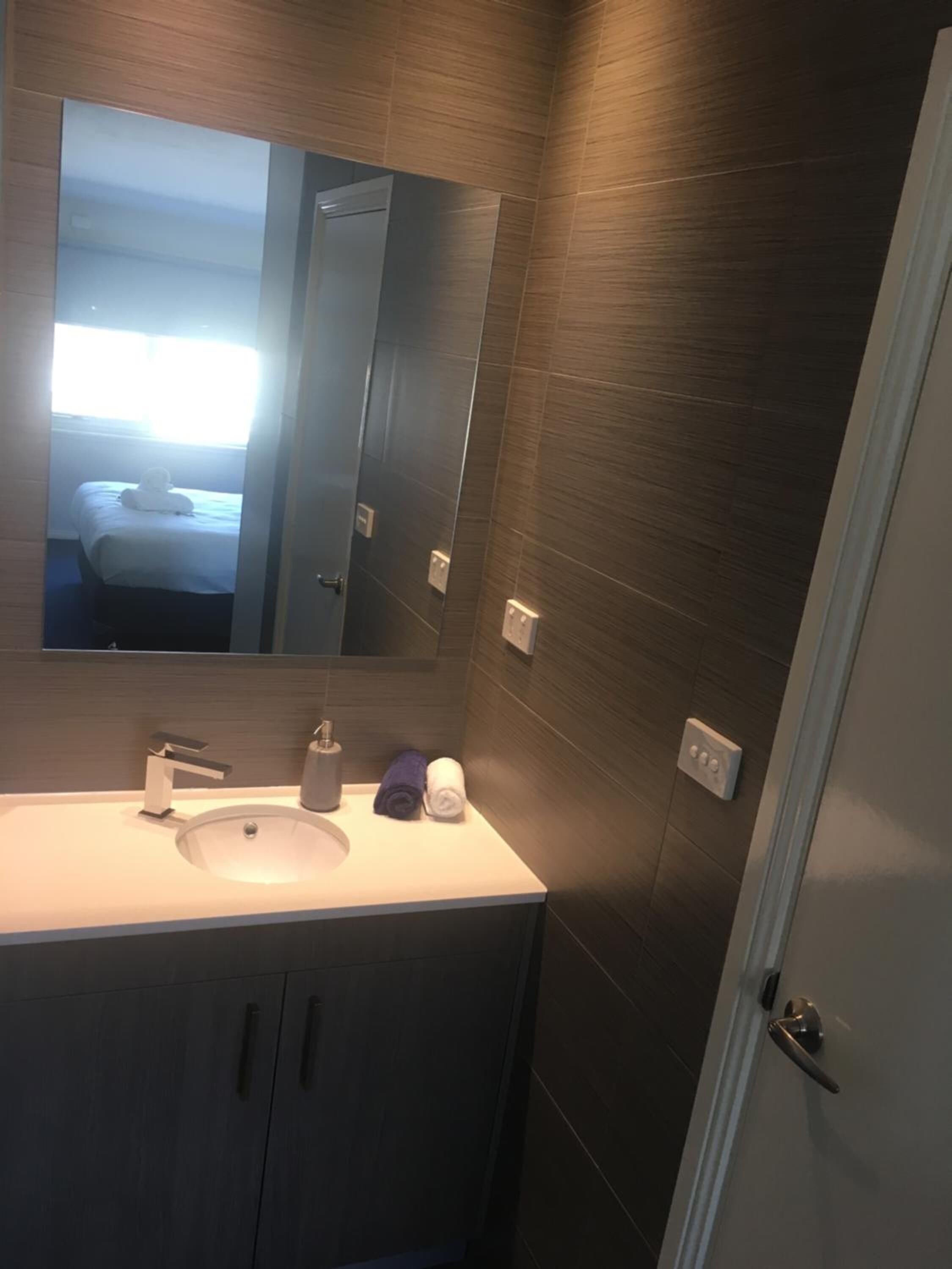 Carlton Suites