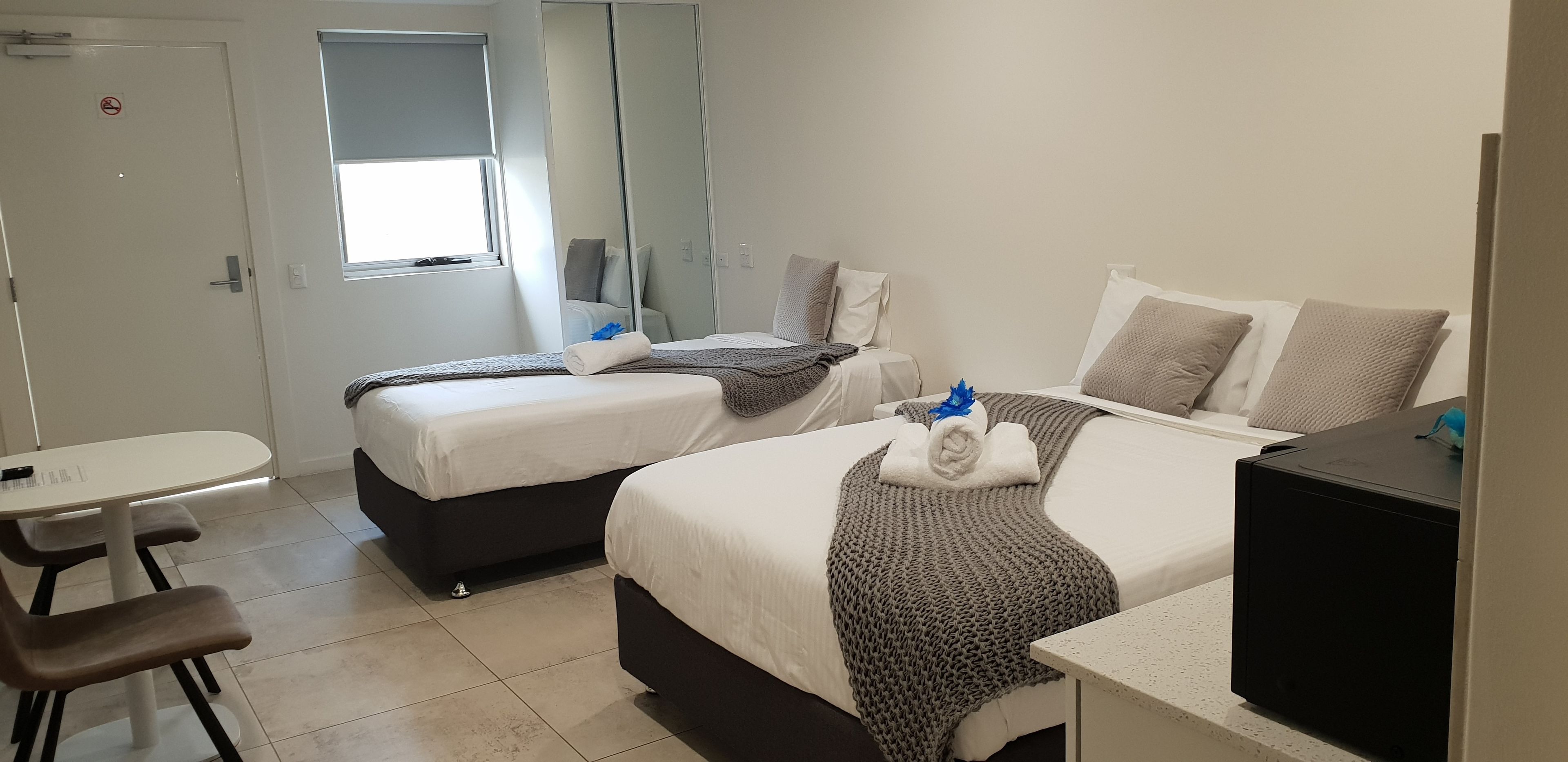 Carlton Suites