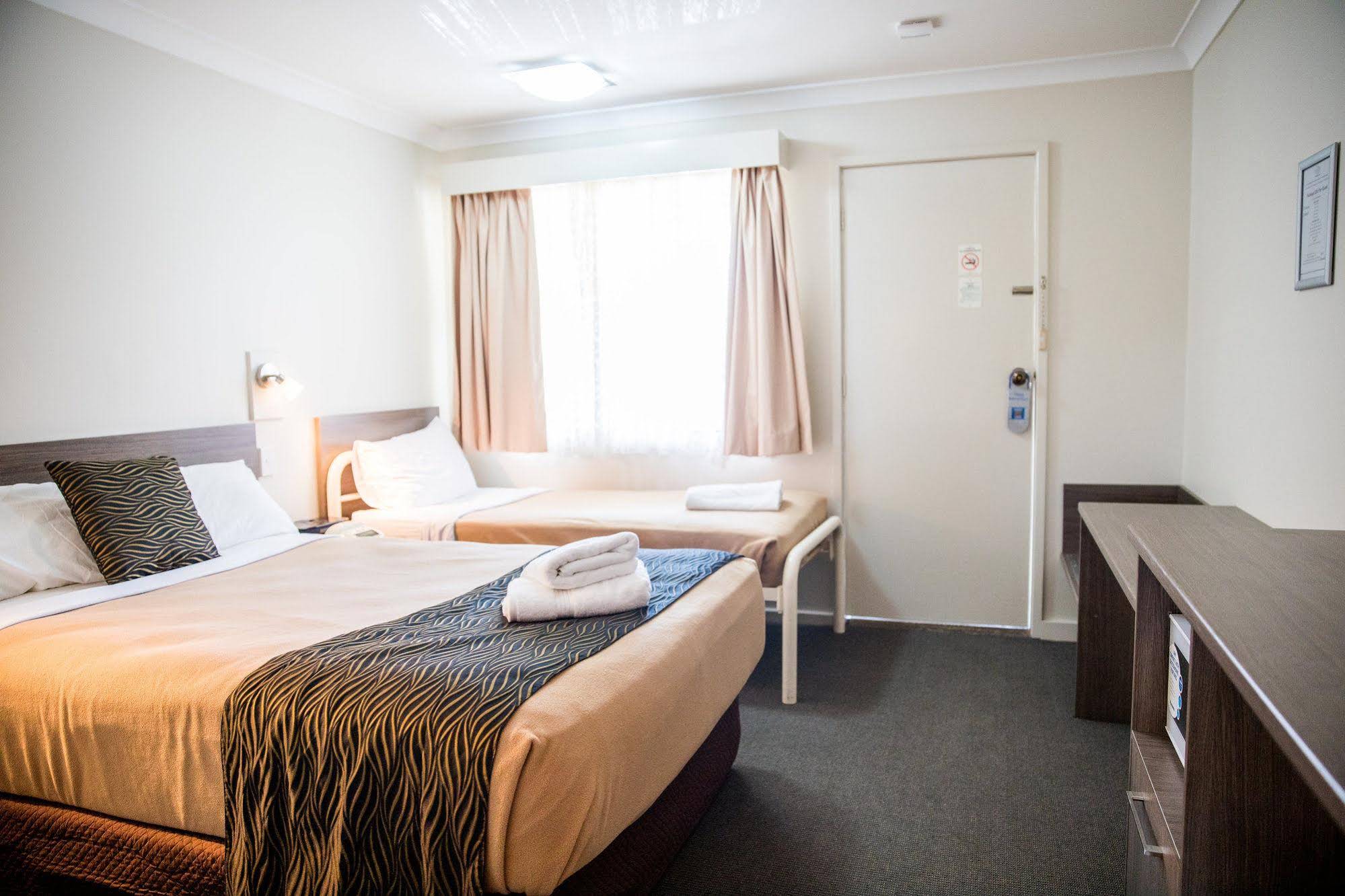 Lilac City Motor Inn