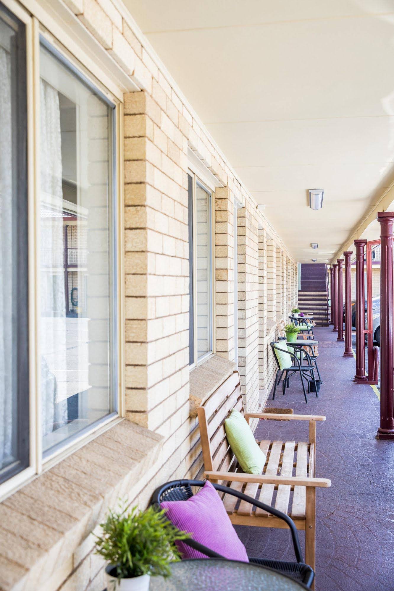 Lilac City Motor Inn