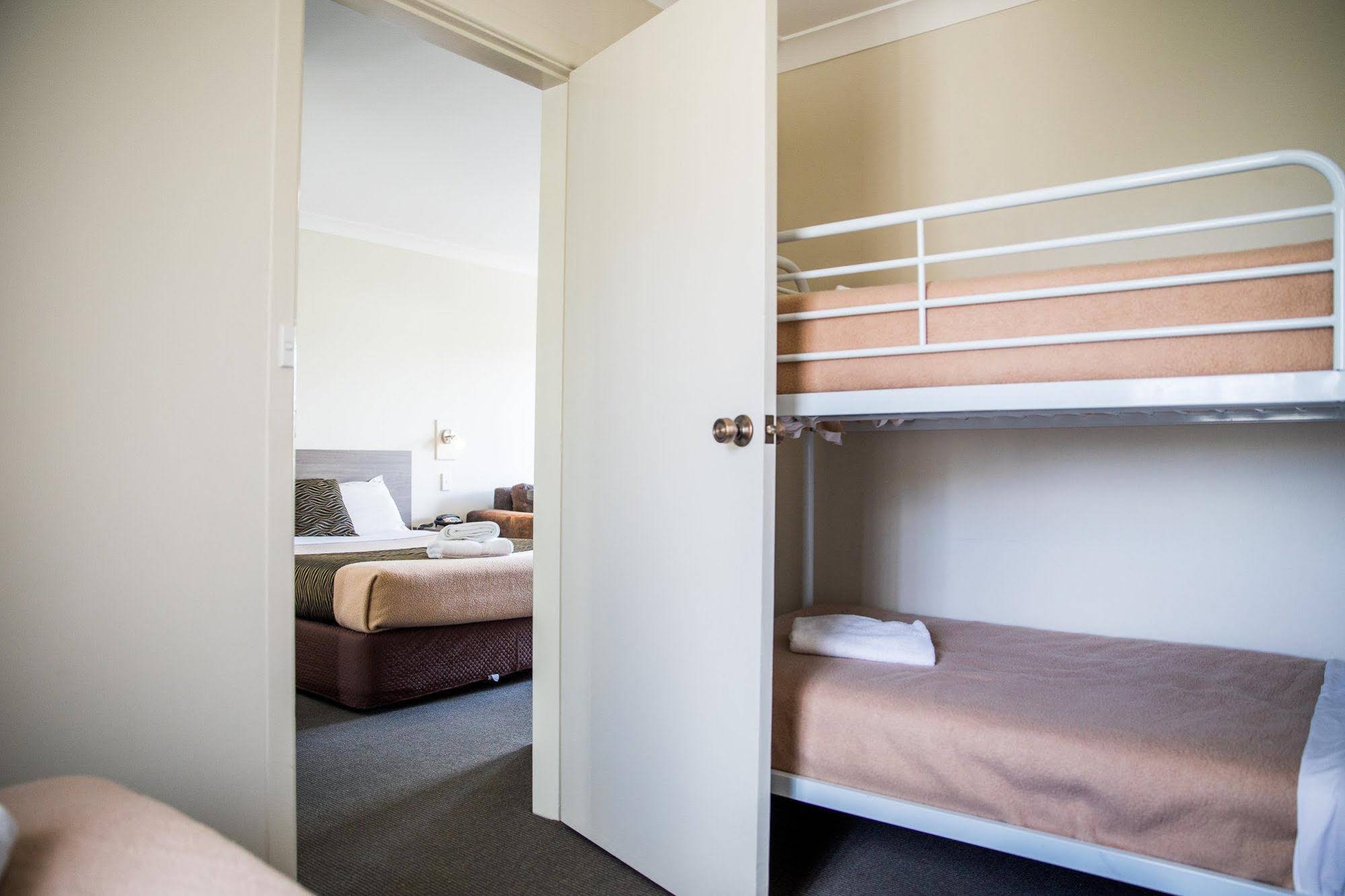 Lilac City Motor Inn