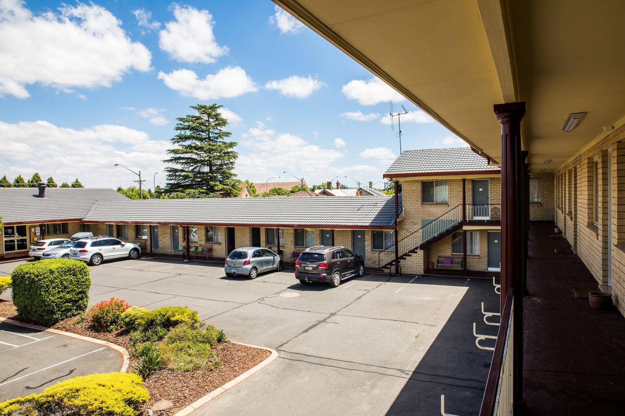 Lilac City Motor Inn