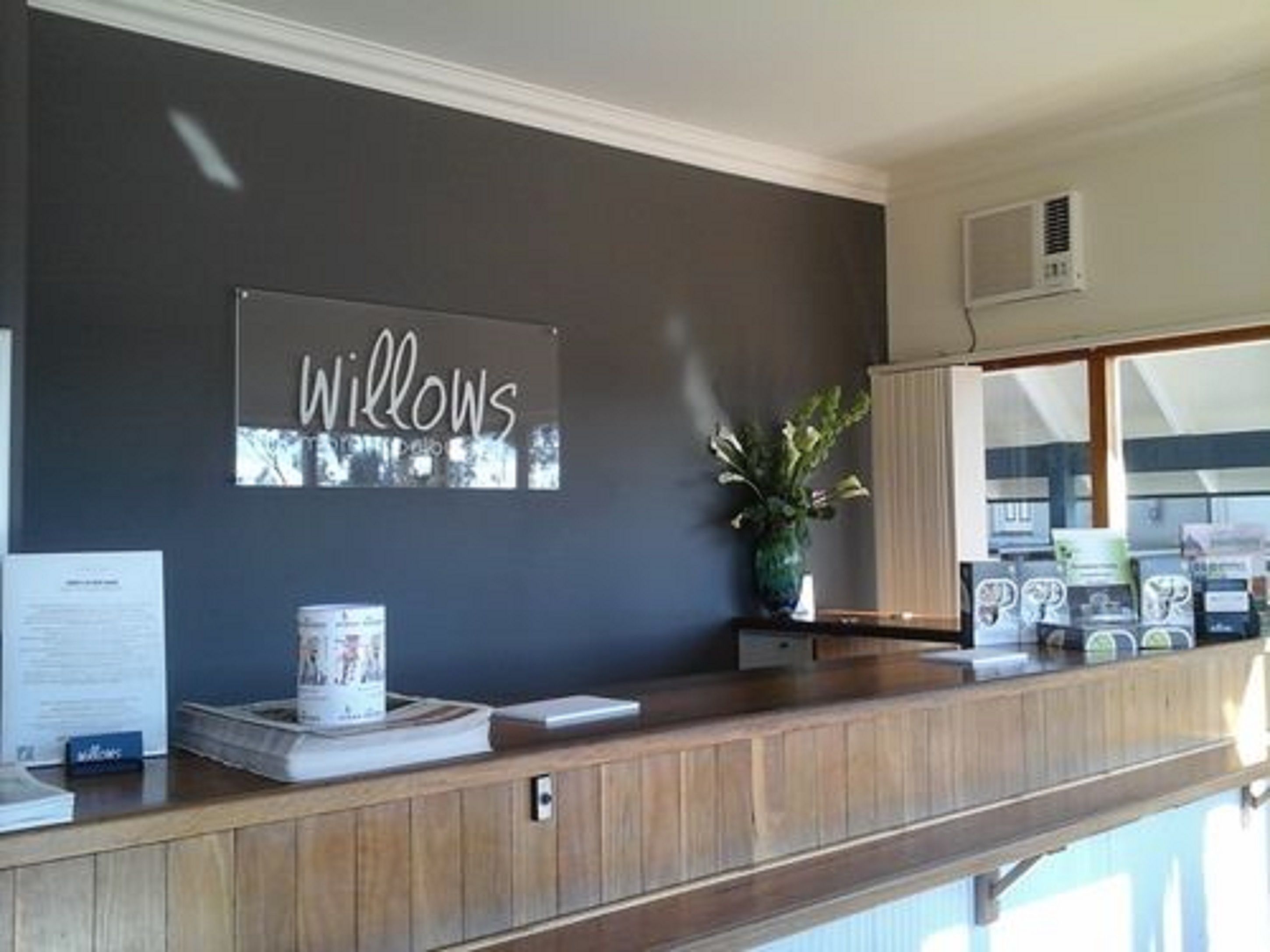 Willows Motel