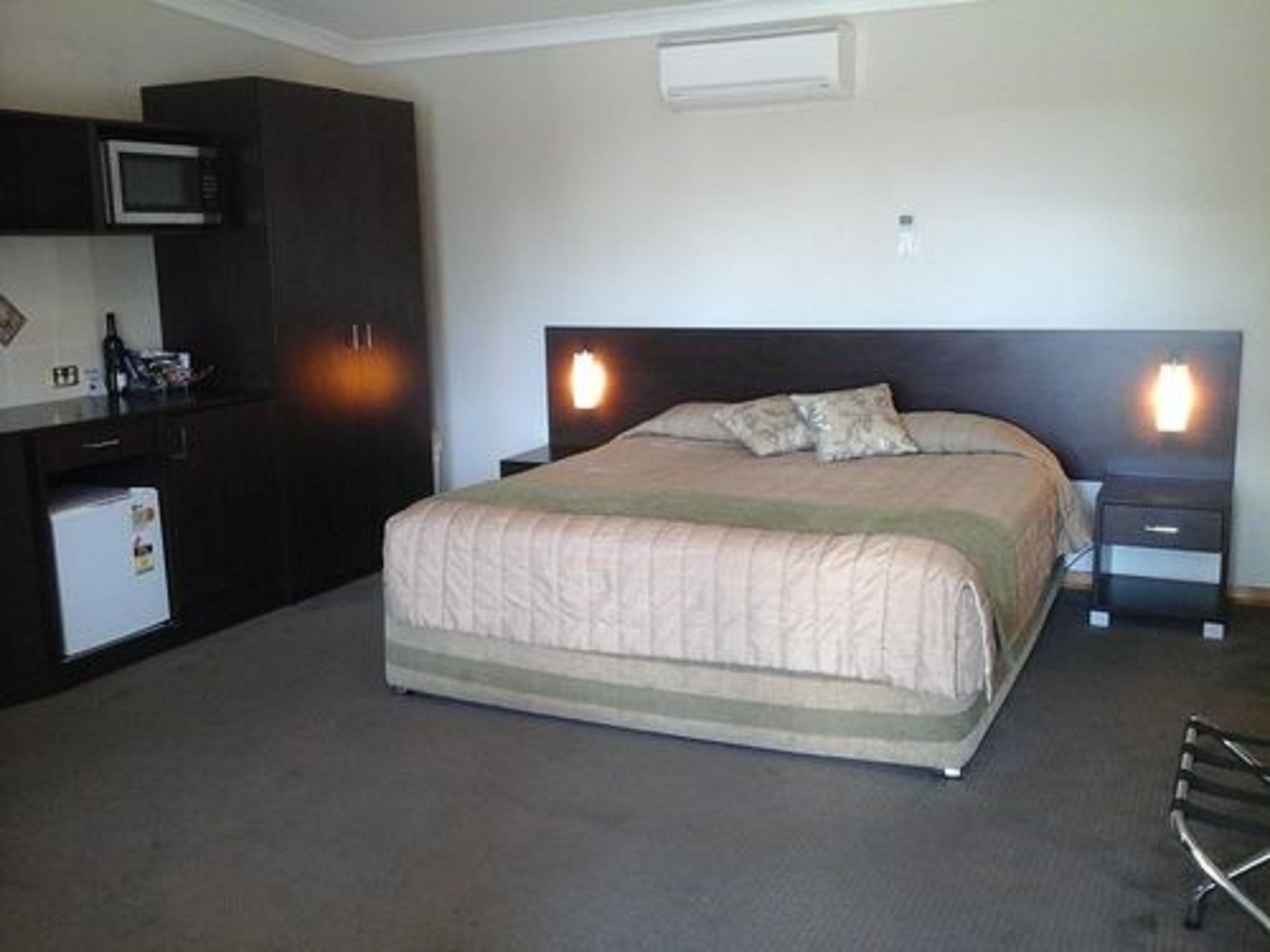 Willows Motel