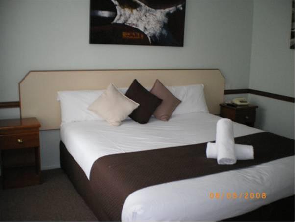 Bent Street Motor Inn