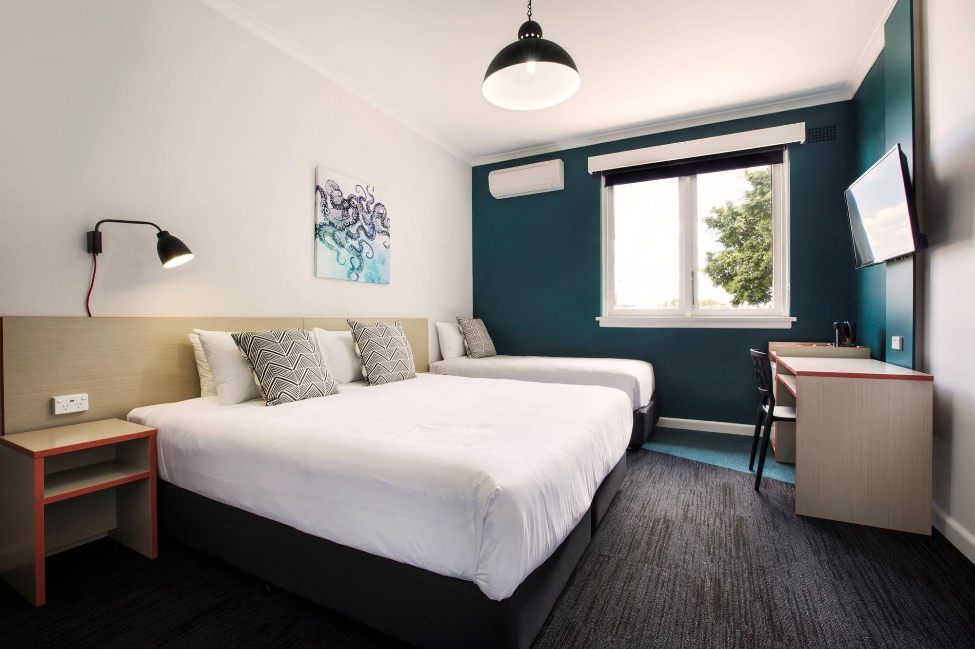 Greenacre Hotel