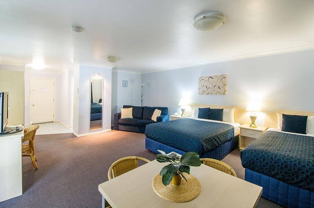 Tuckerbox Motor Inn
