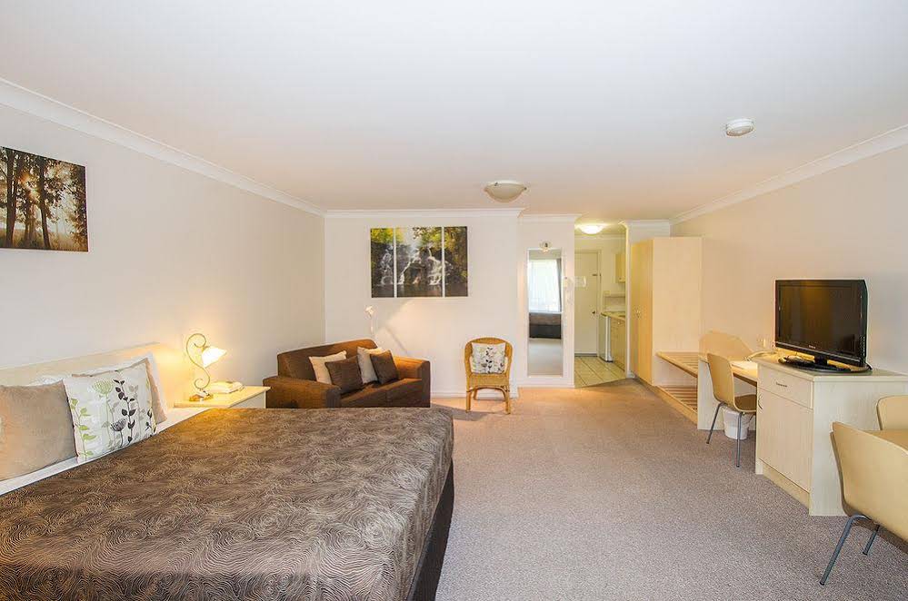 Tuckerbox Motor Inn