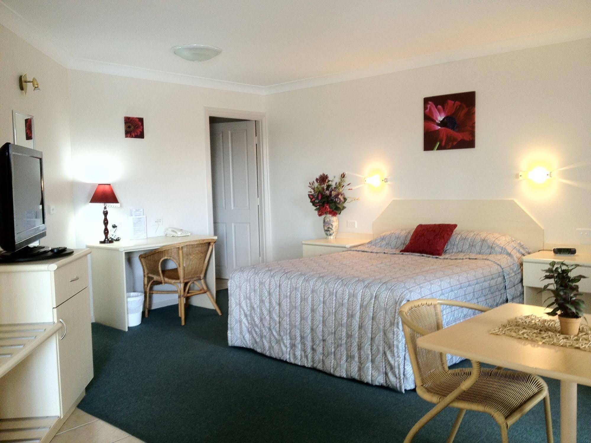 Tuckerbox Motor Inn