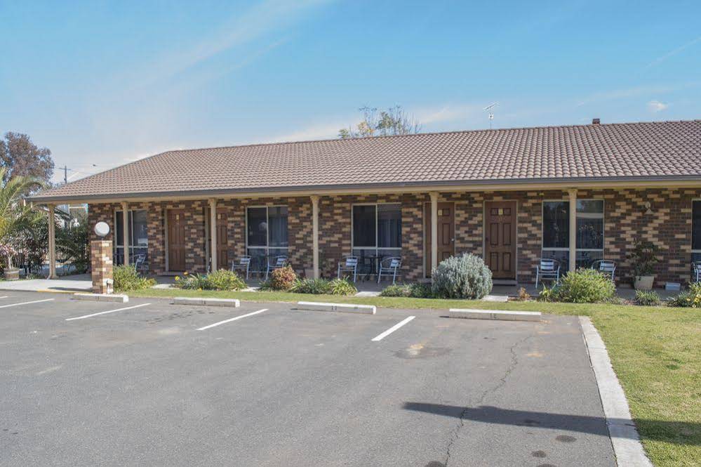 Highway Inn Motel