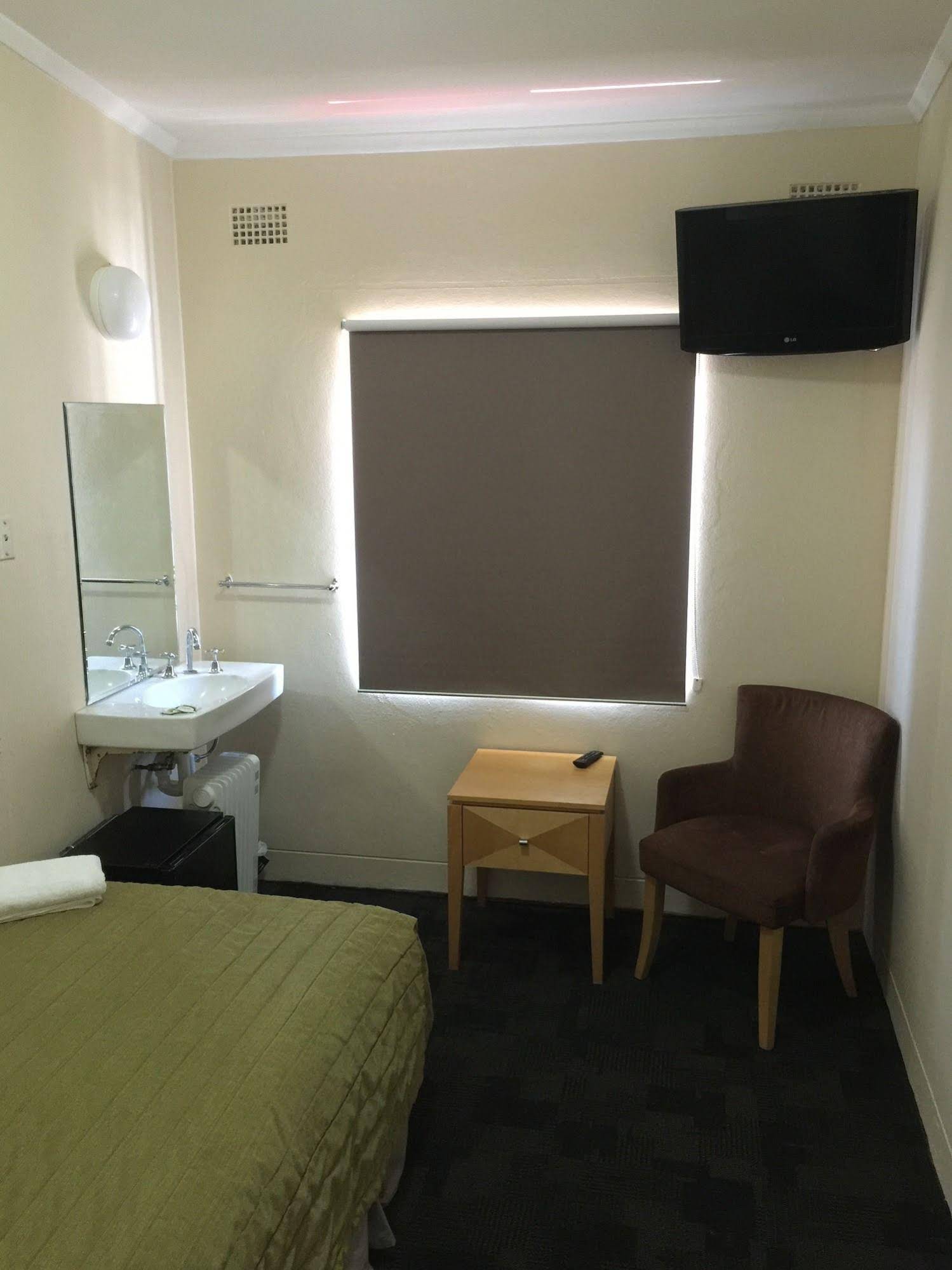 Shortland Hotel