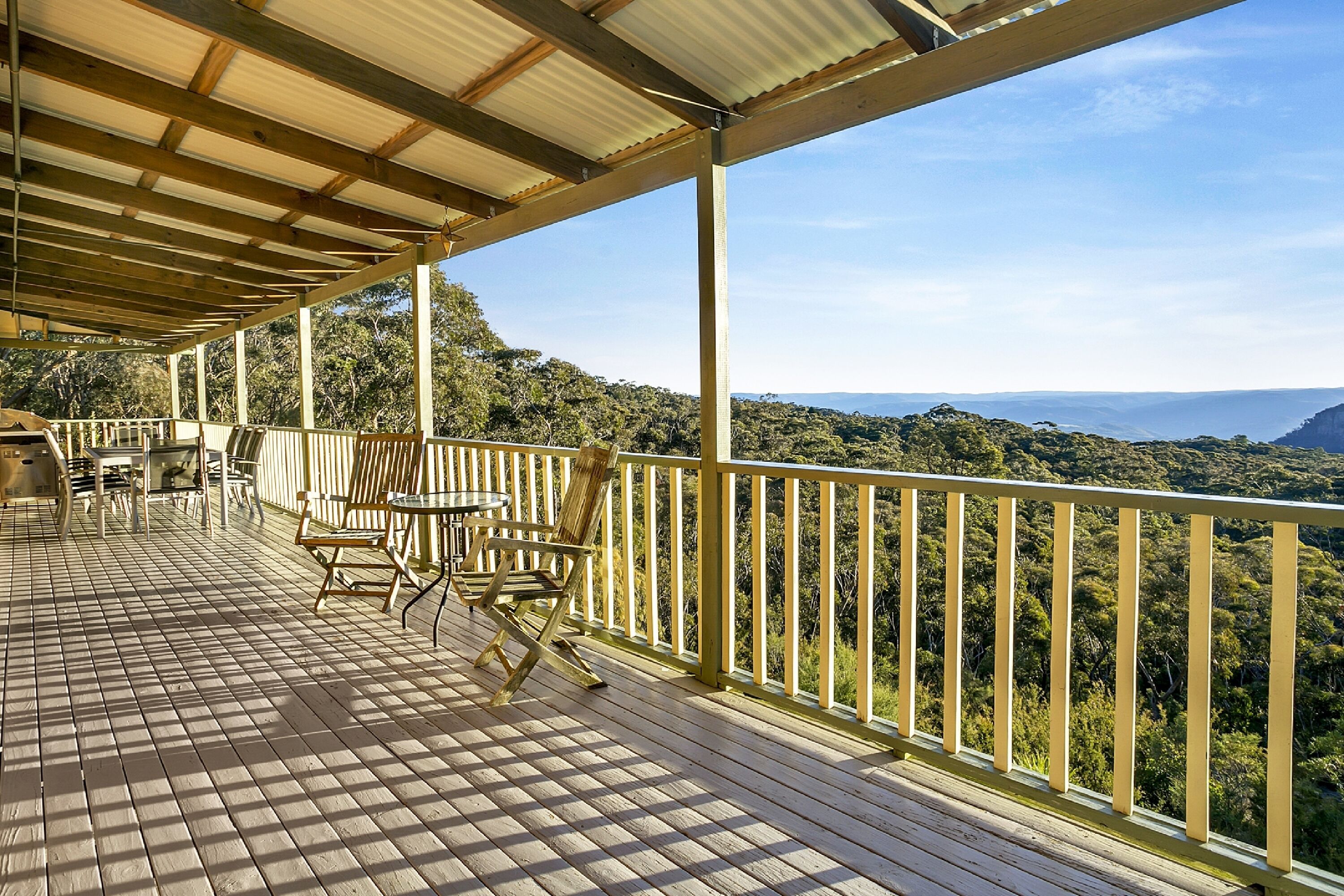 Narrow Neck Lodge