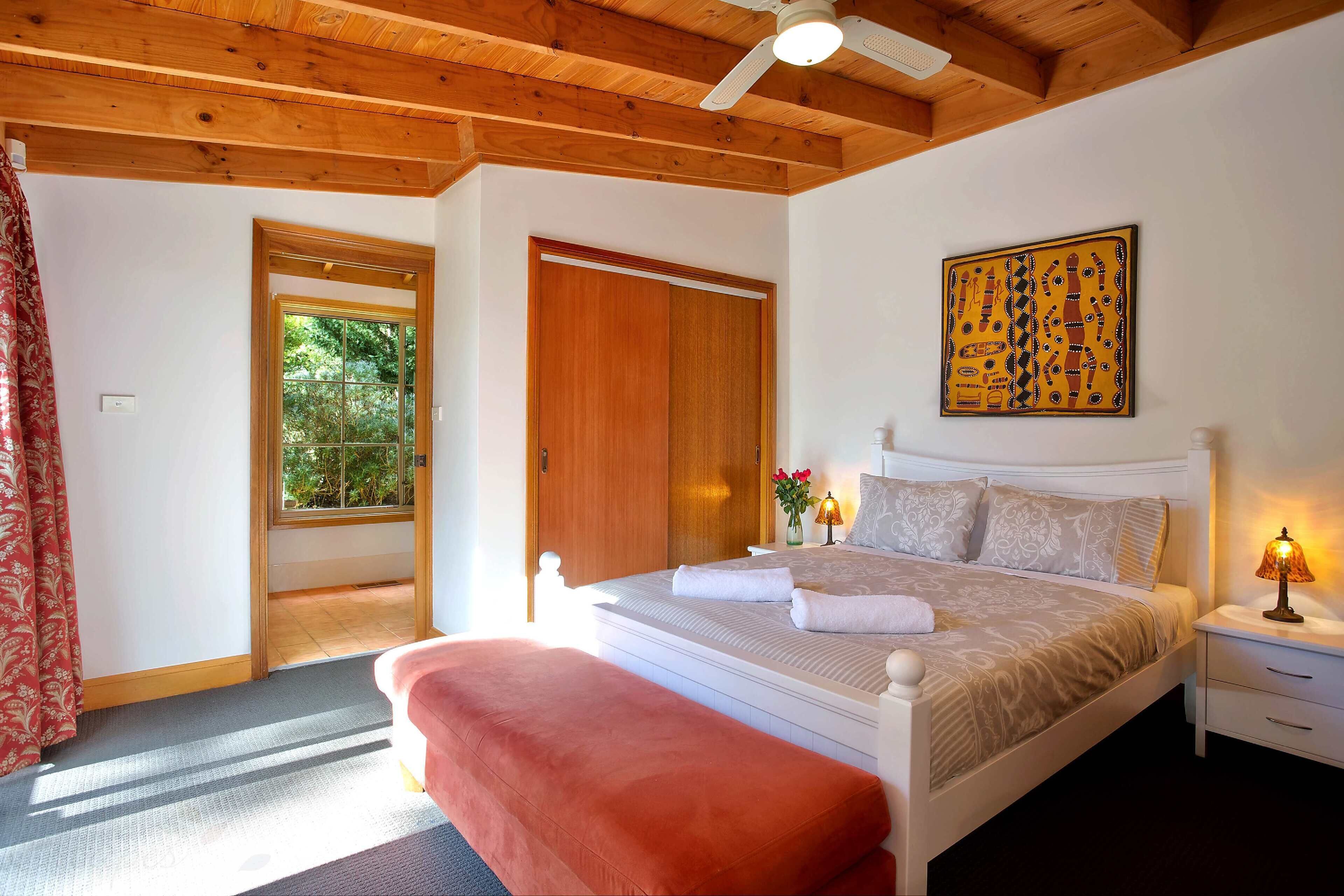 Narrow Neck Lodge