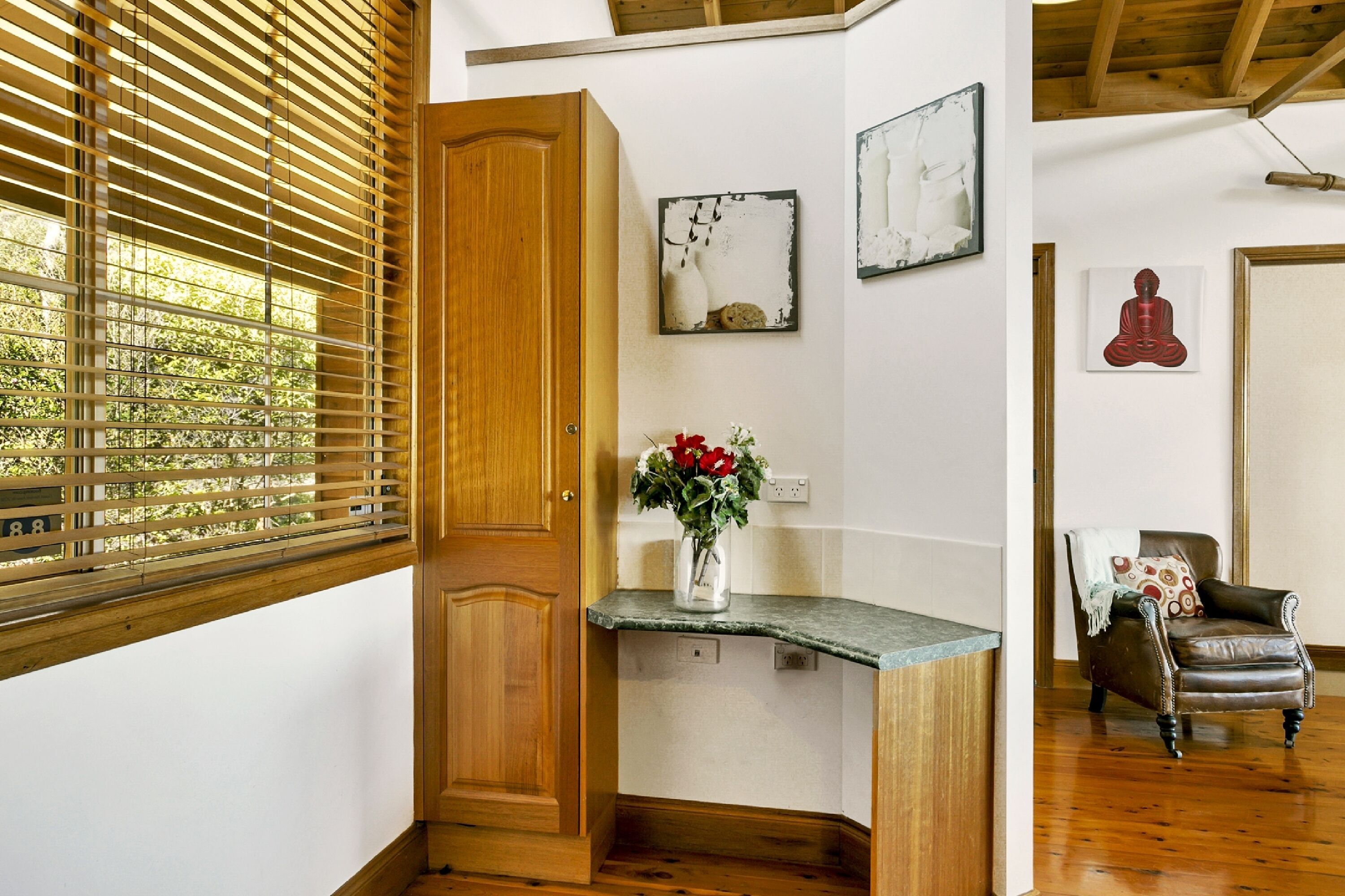 Narrow Neck Lodge