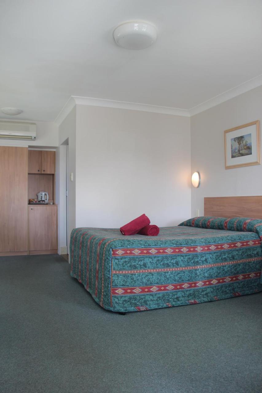 Colonial Court Motor Inn
