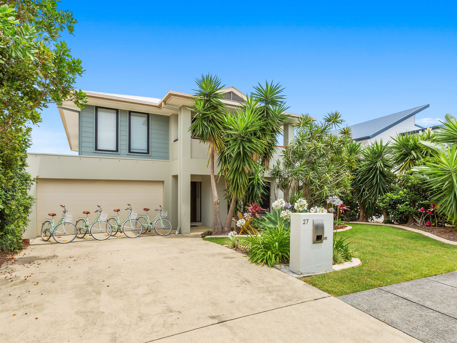 The Doggy Beach House At Salt