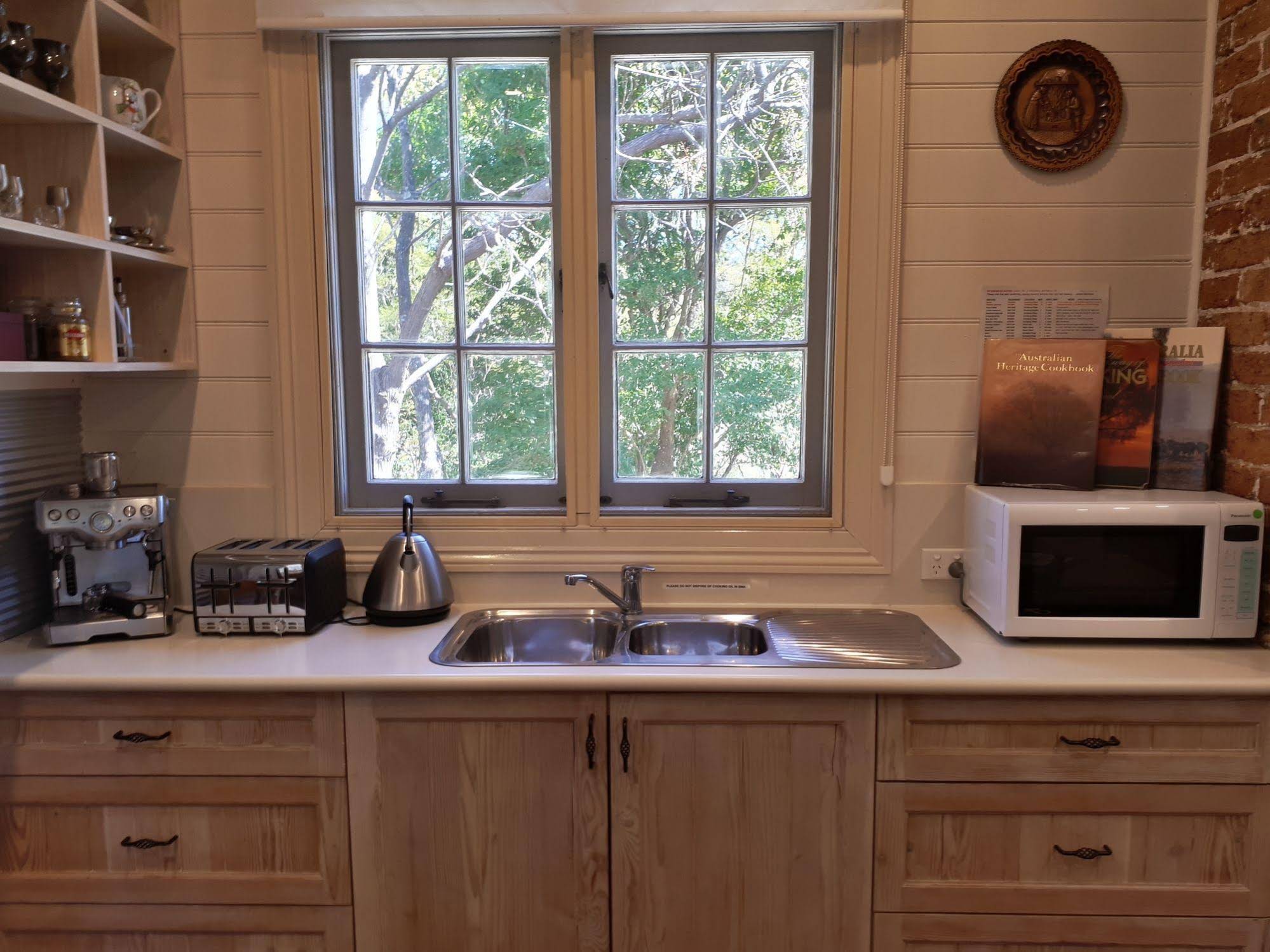 Plynlimmon - The 1860 Heritage Cottage at Kurrajong