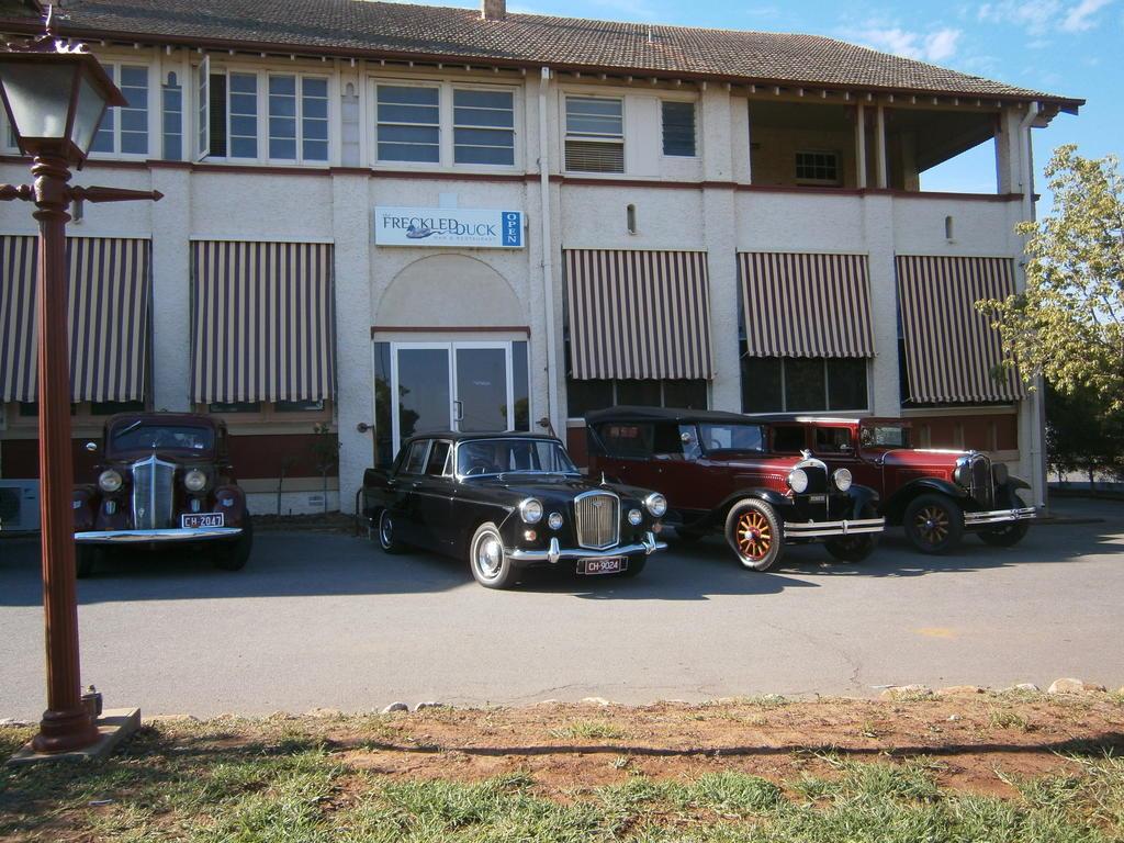 Historic Hydro Motor Inn