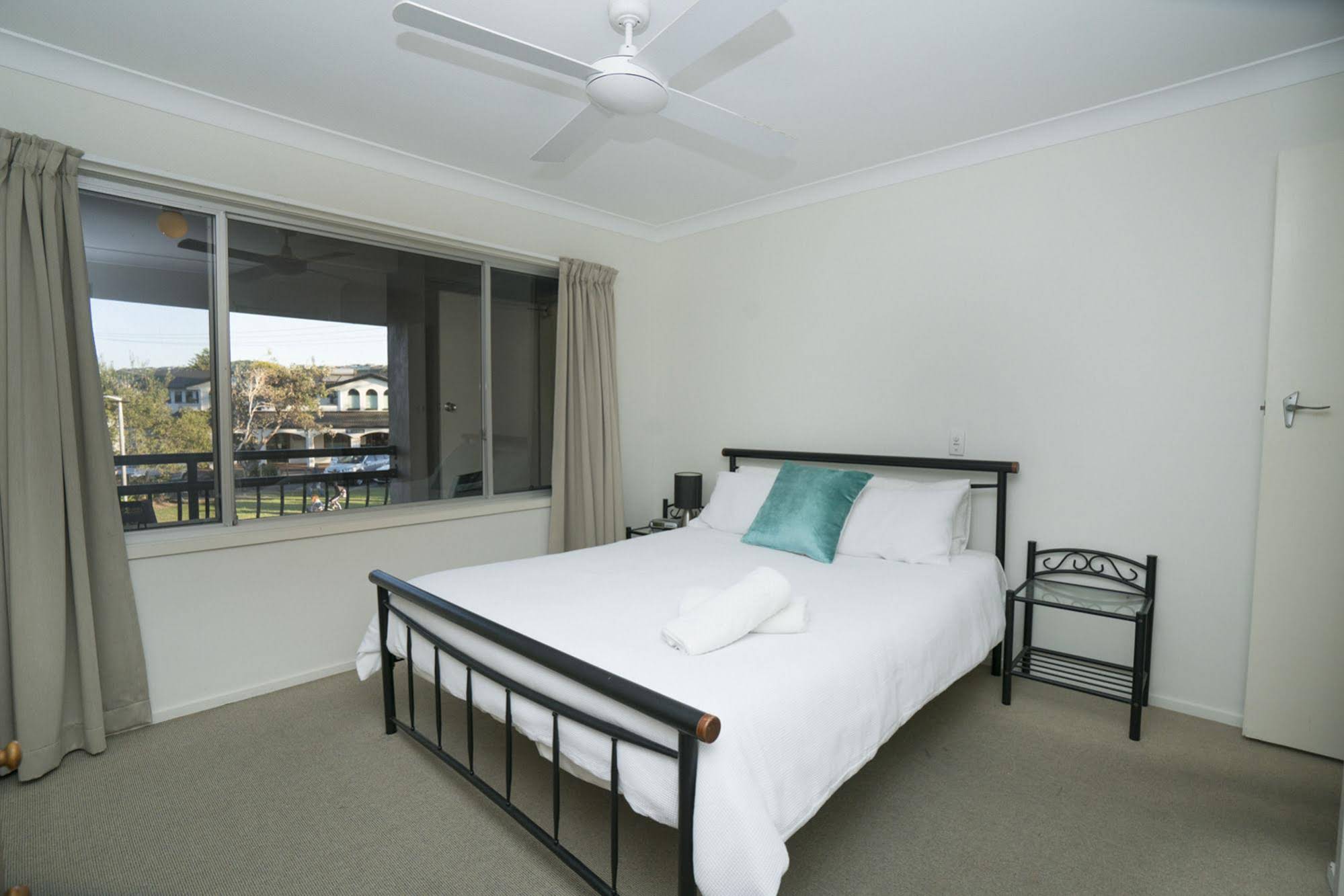 Absolute Beachfront Apartments Lennox Head