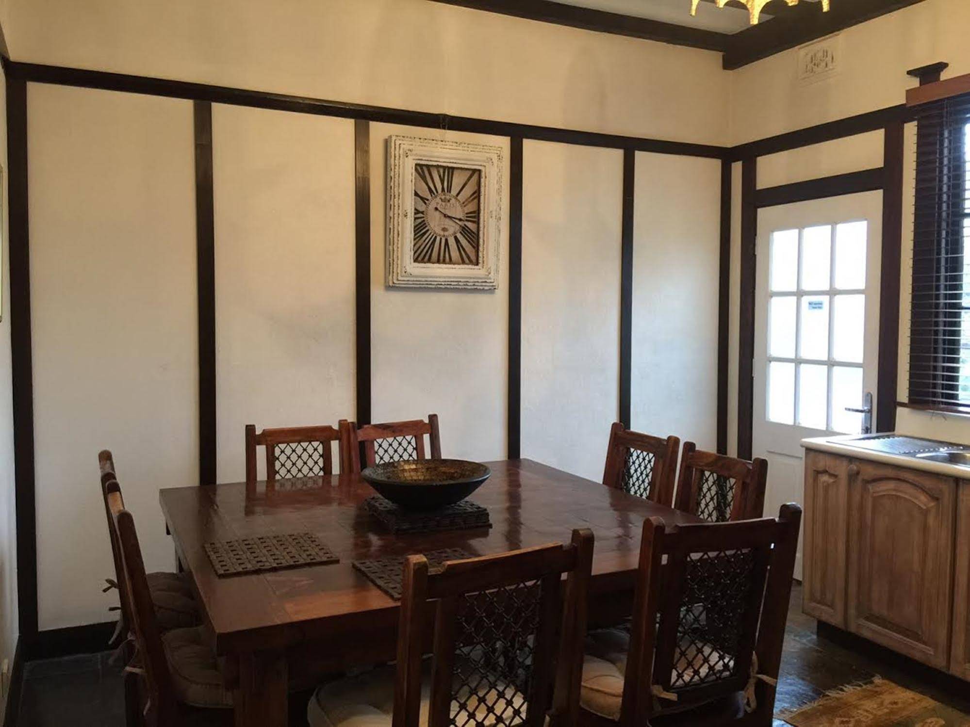 Corner Manor Leura