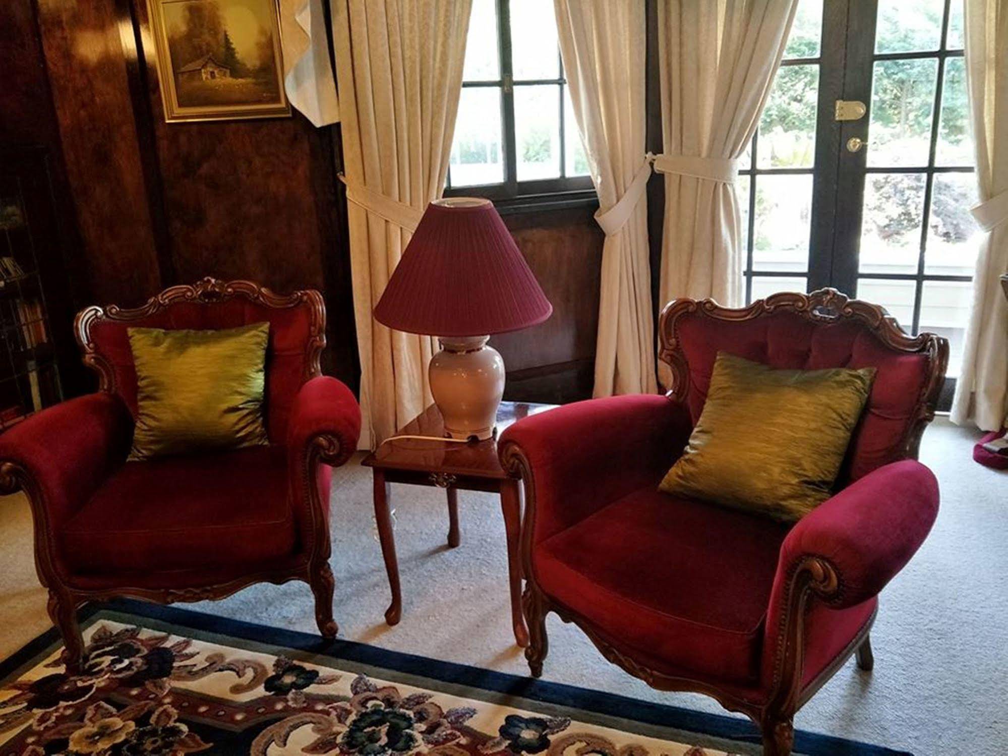 Corner Manor Leura