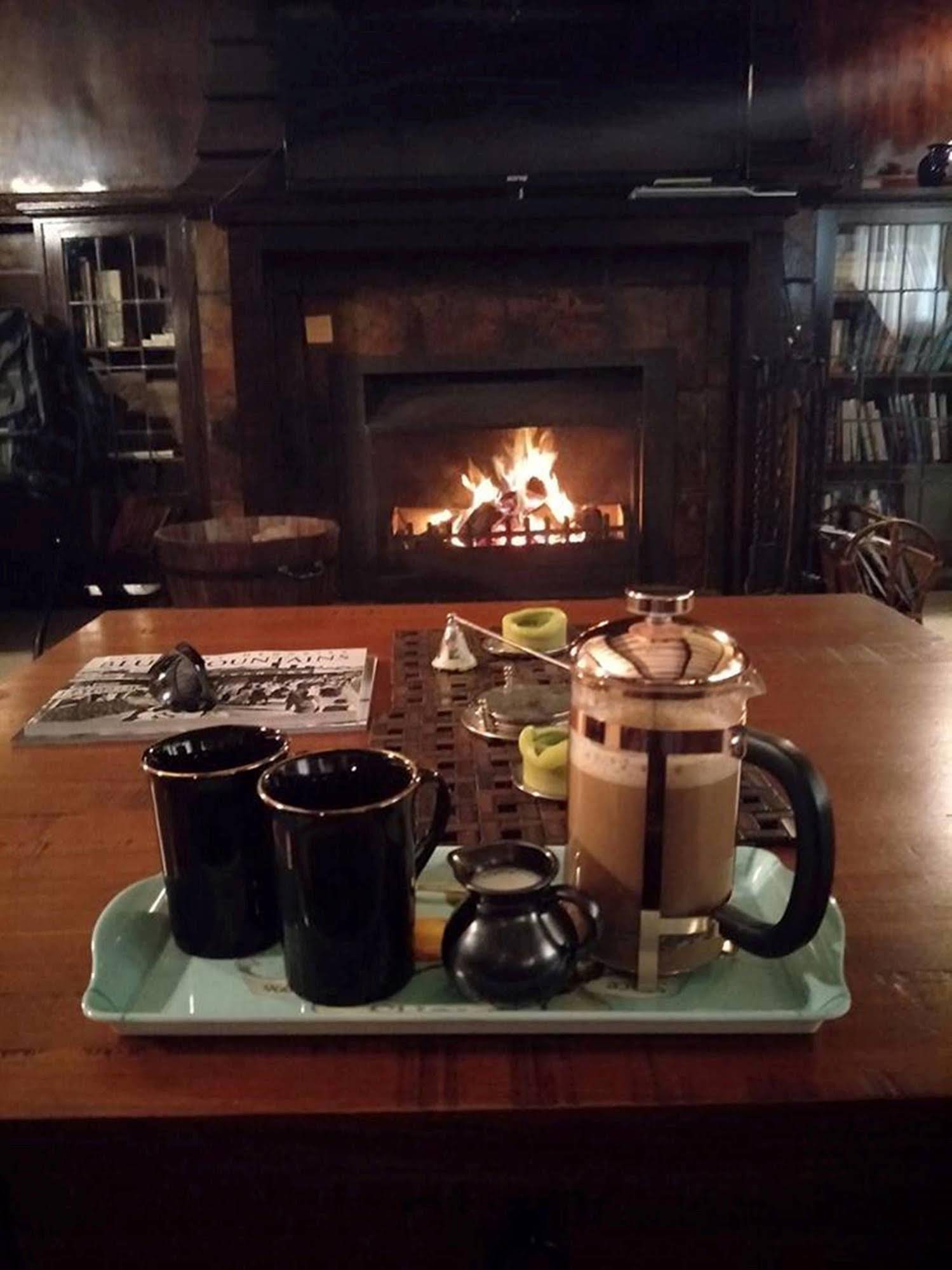 Corner Manor Leura