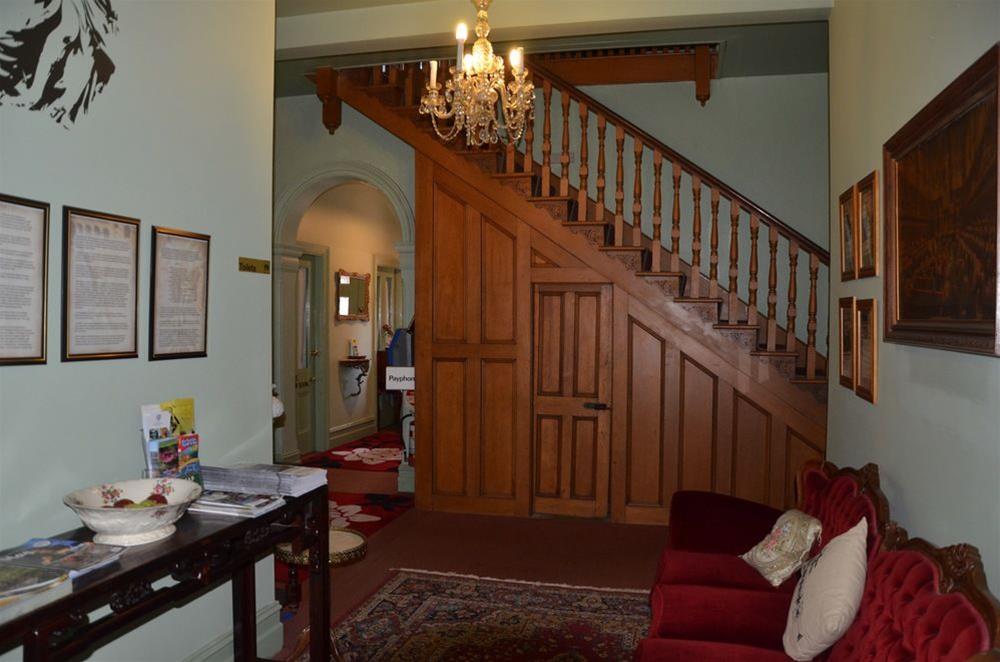 Leura House