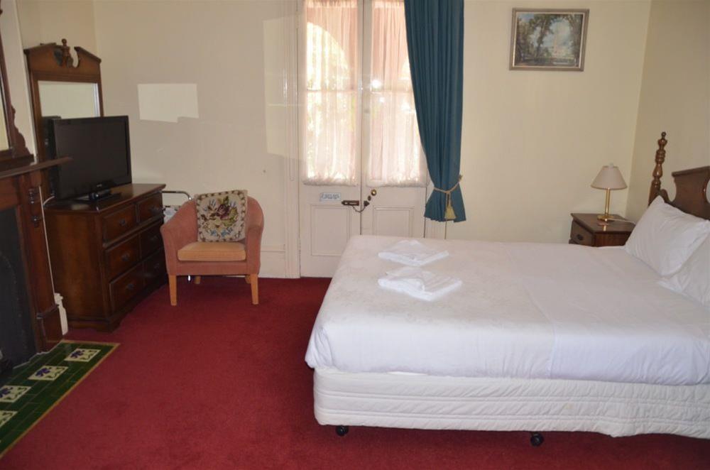Leura House
