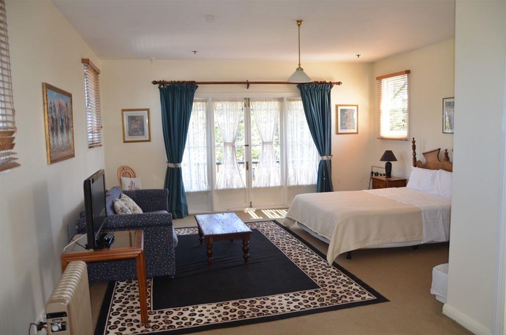 Leura House