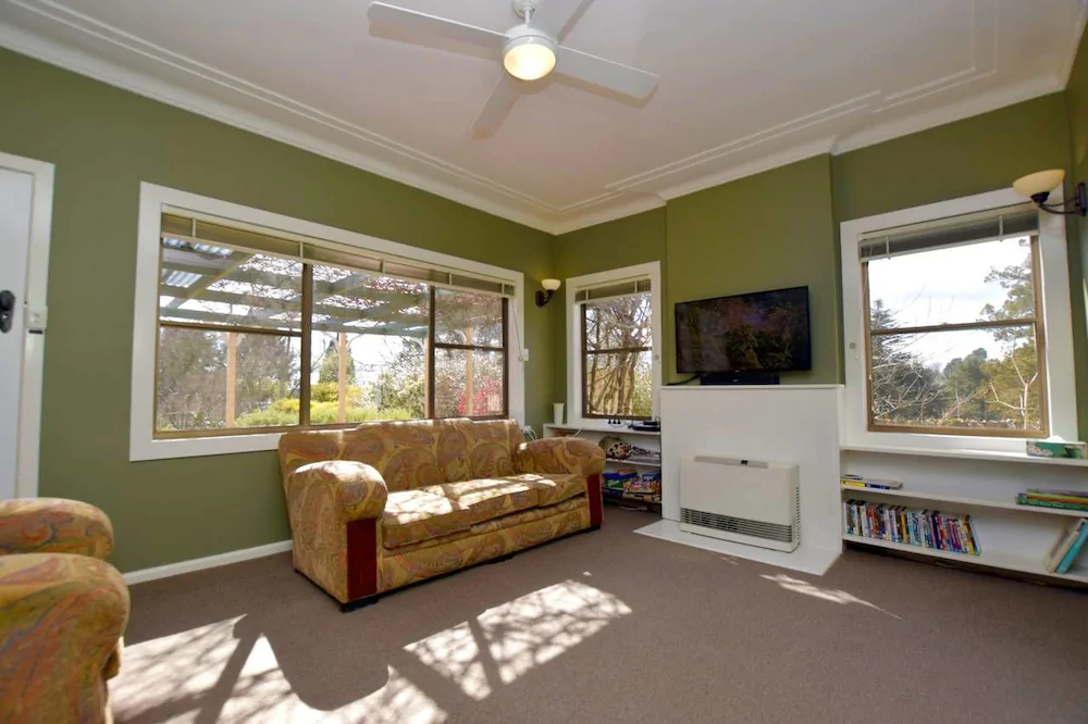 Raspberry Terrace Of Leura