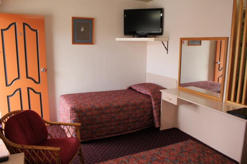 Aza Motel