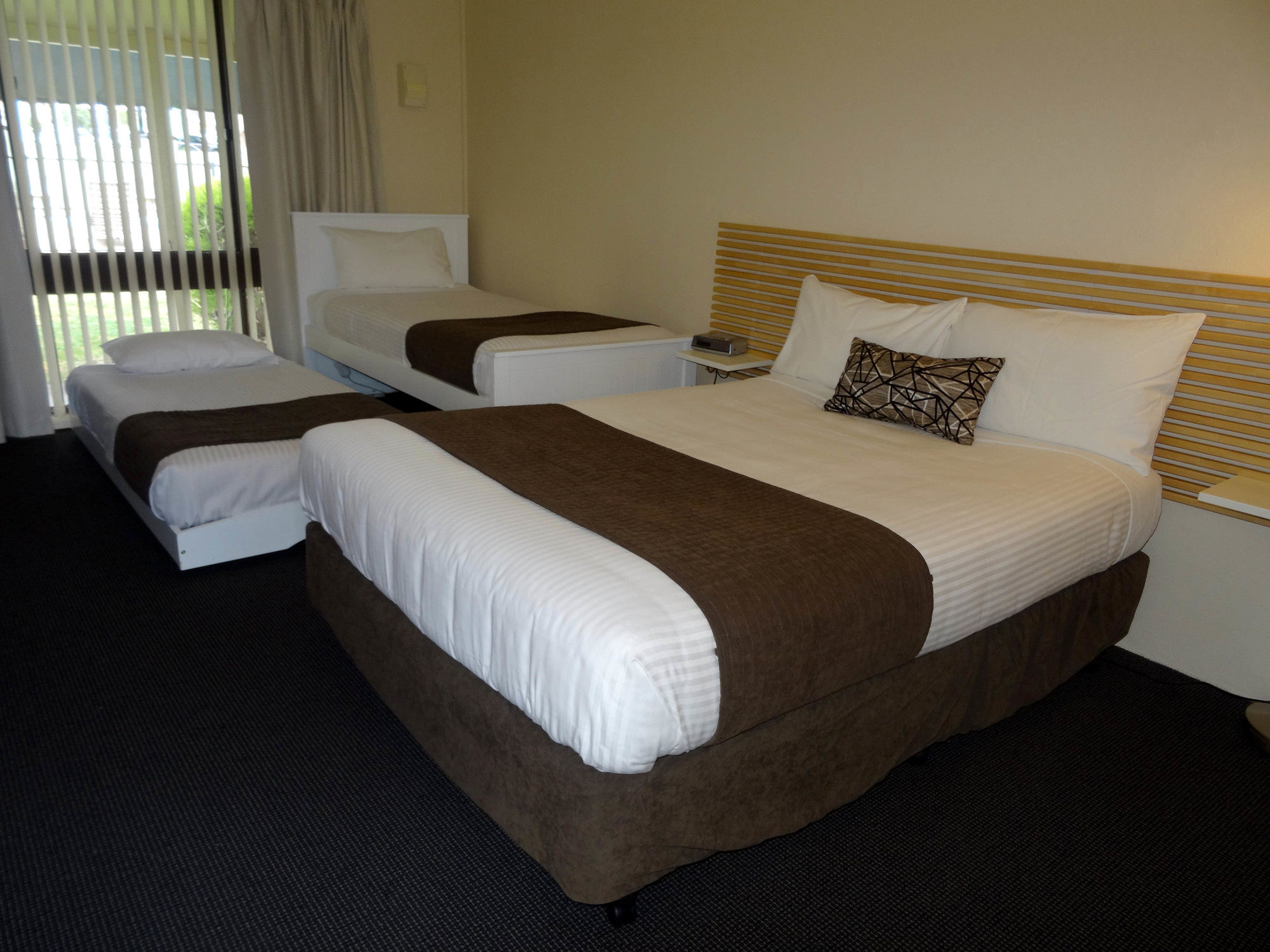 Zig Zag Motel