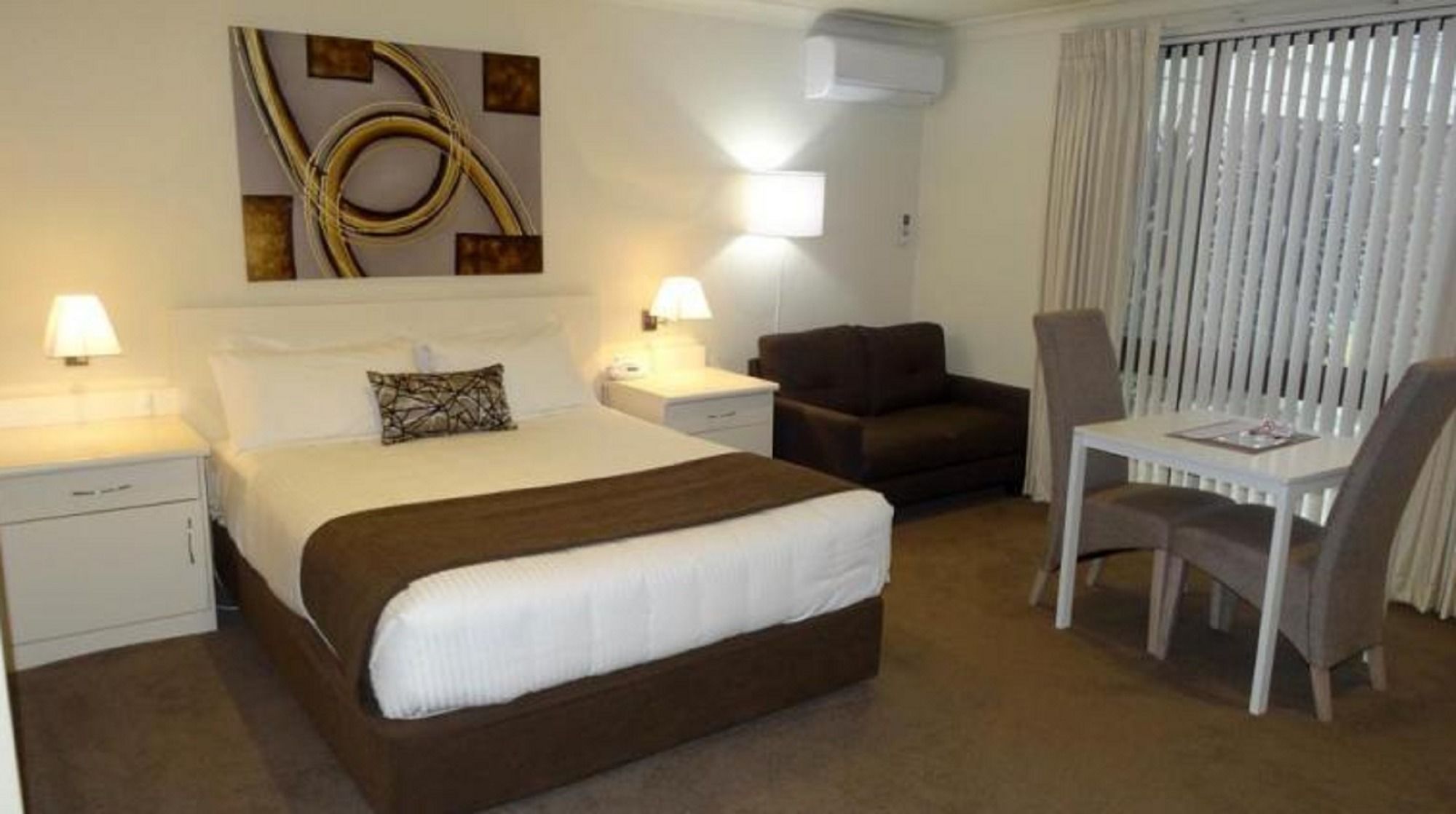 Zig Zag Motel