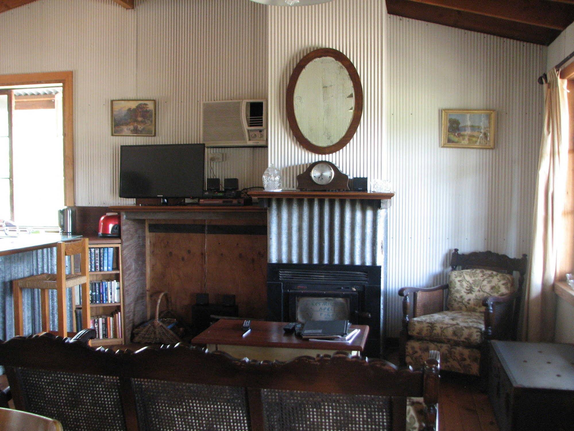 Lovedale Cottages