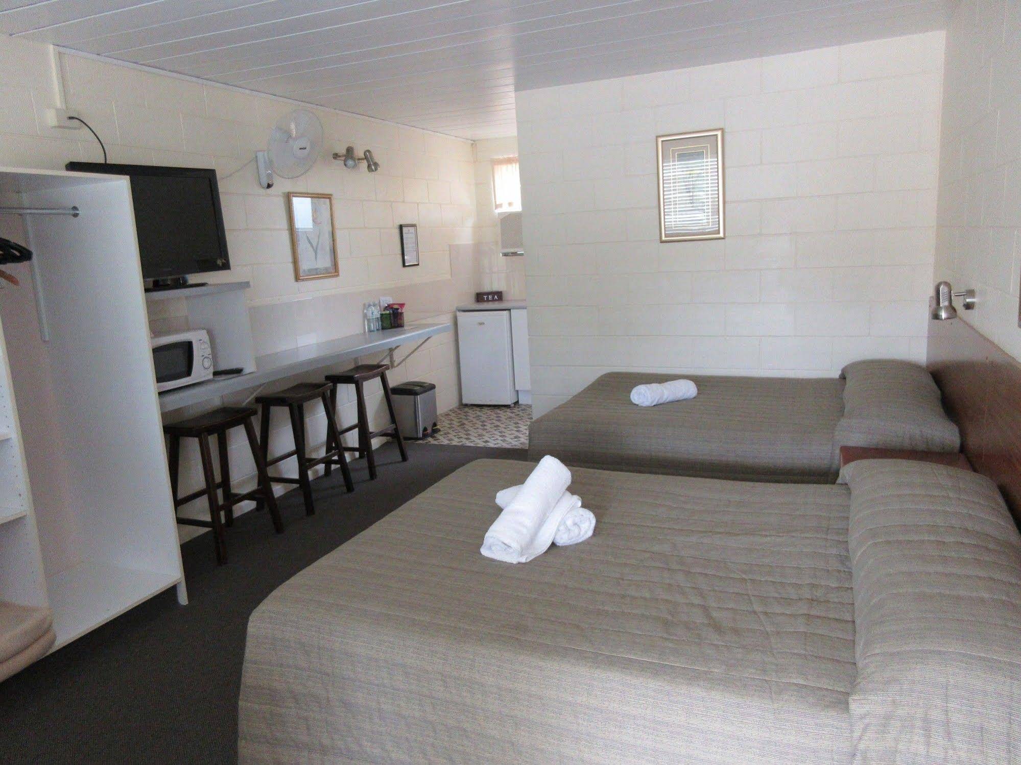 Waterview Motel