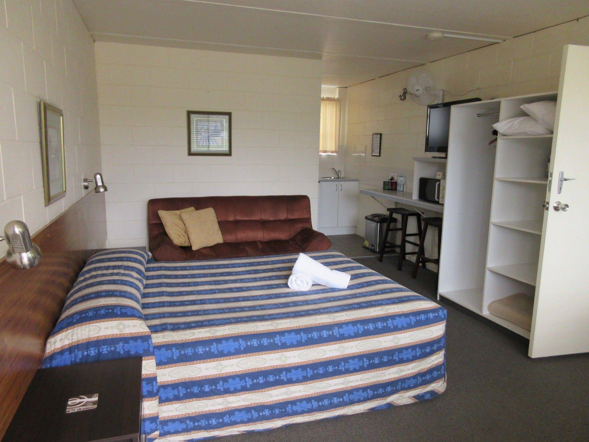Waterview Motel