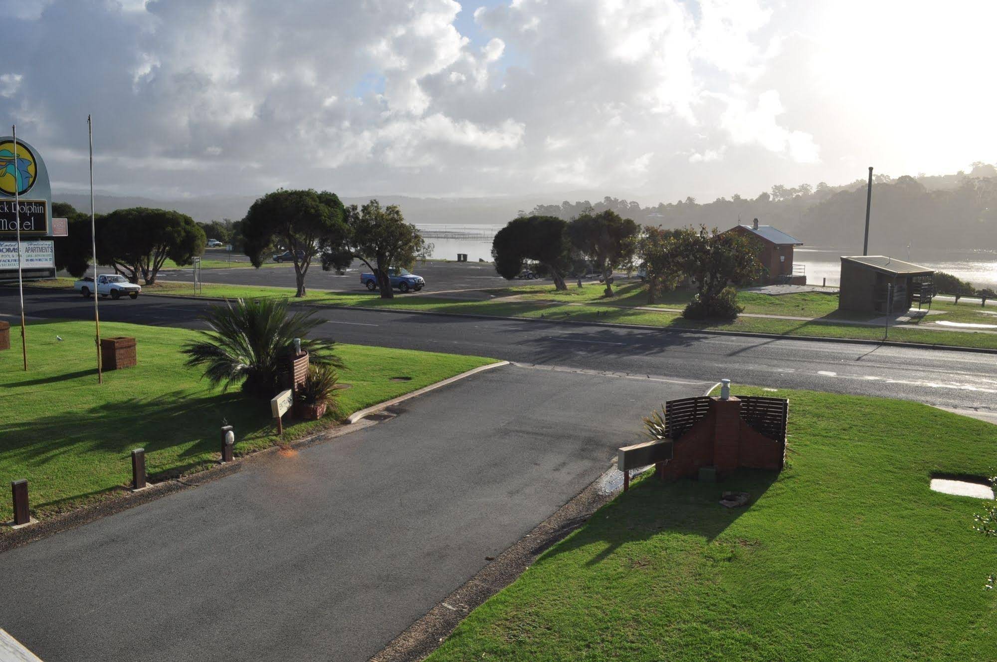 Black Dolphin Motel & Apartments