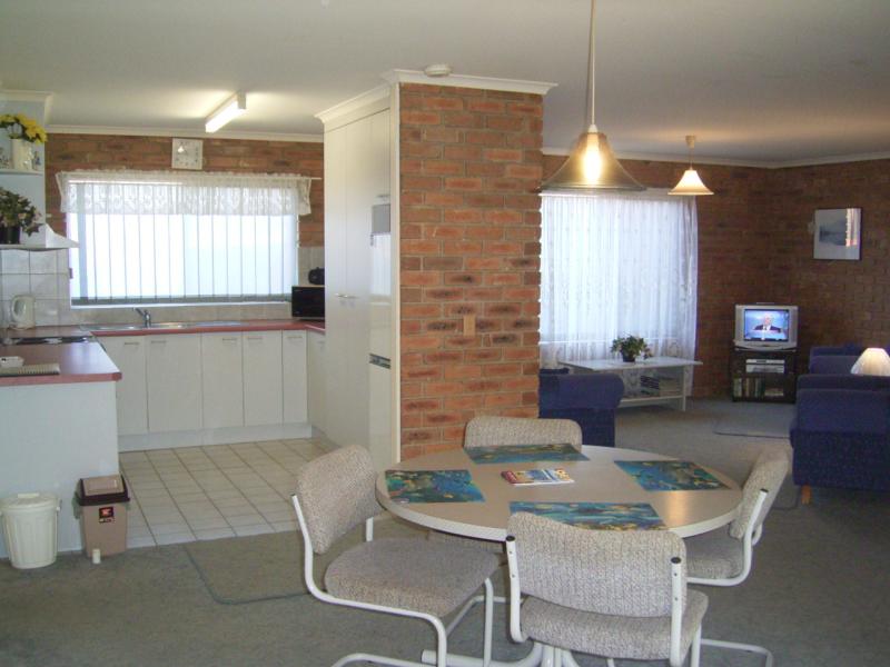 Fronds Holiday Apartments