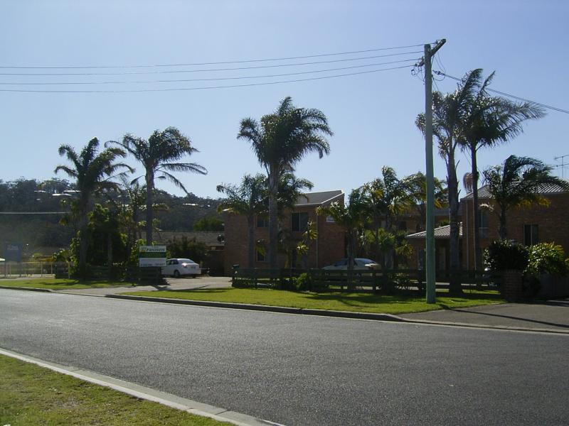 Fronds Holiday Apartments