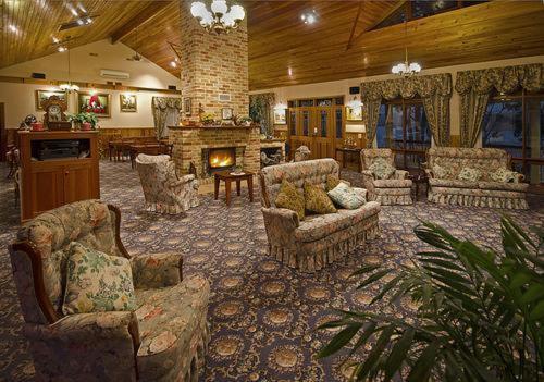 Robyn’s Nest Lakeside Resort