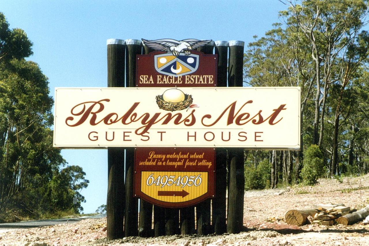 Robyn’s Nest Lakeside Resort