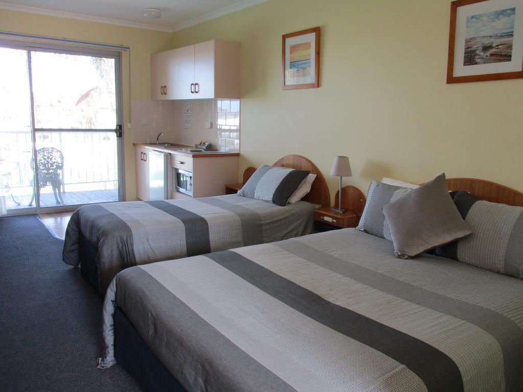 South Seas Motel & Apartments