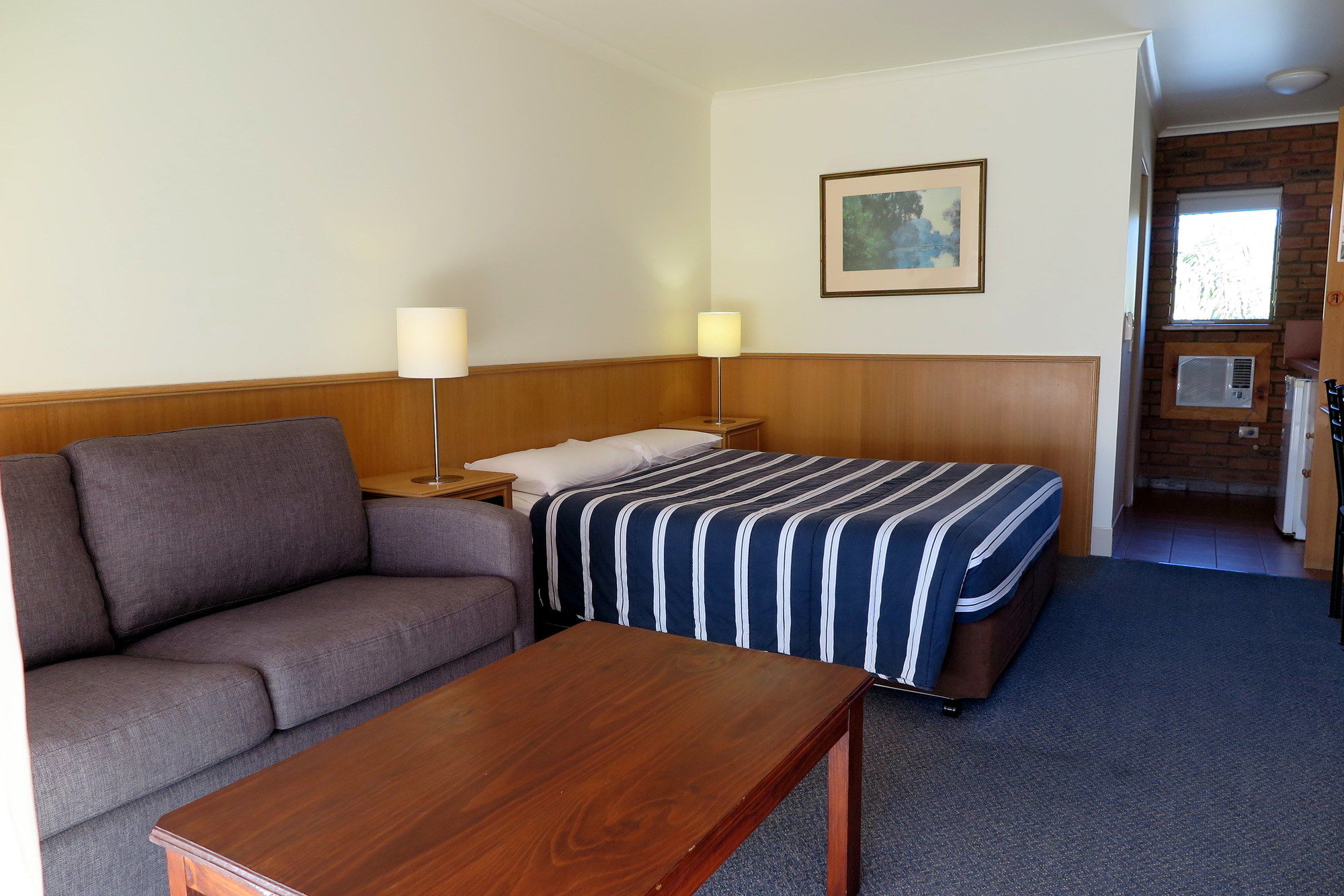 Summerhill Motor Inn