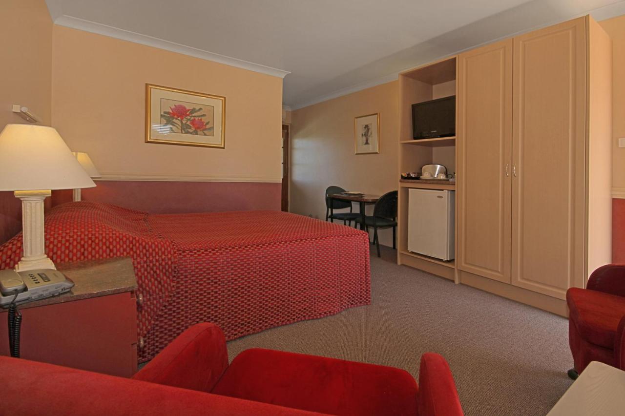 Milton Village Motel