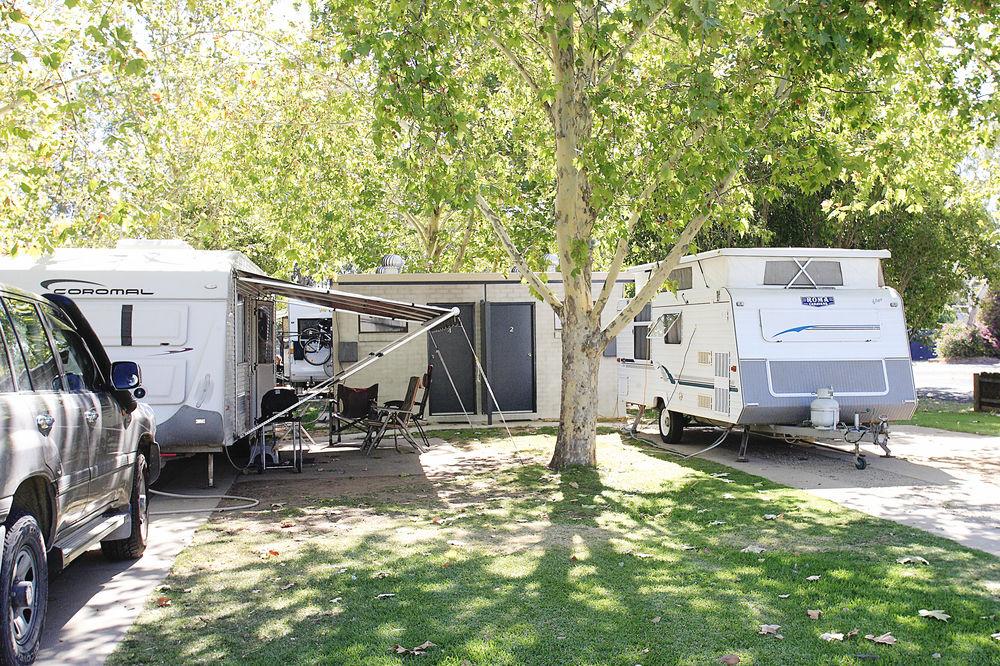 Maidens Inn Moama Holiday & Caravan Park