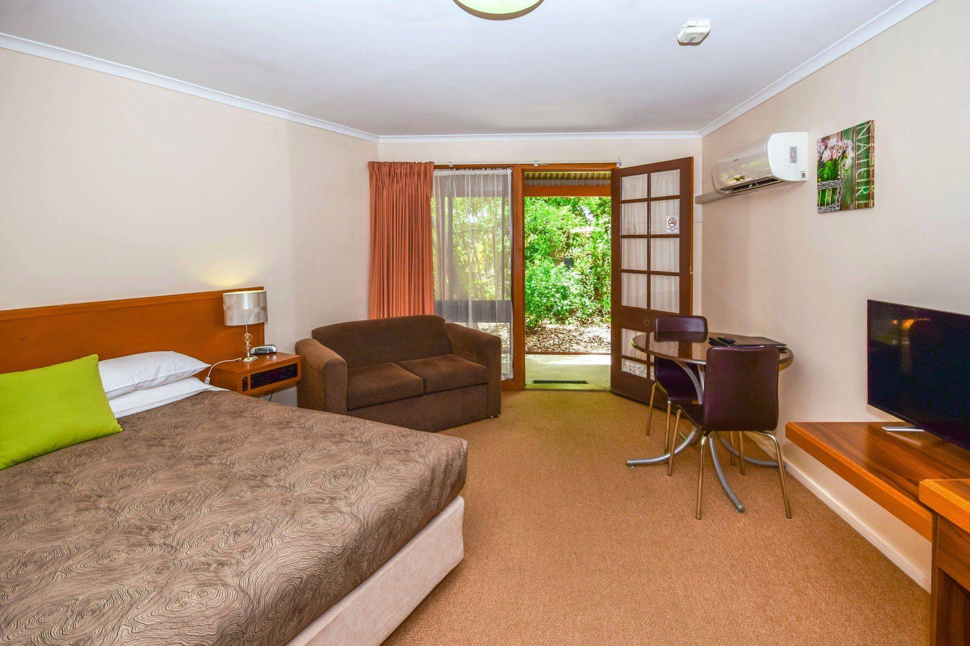 River Country Inn